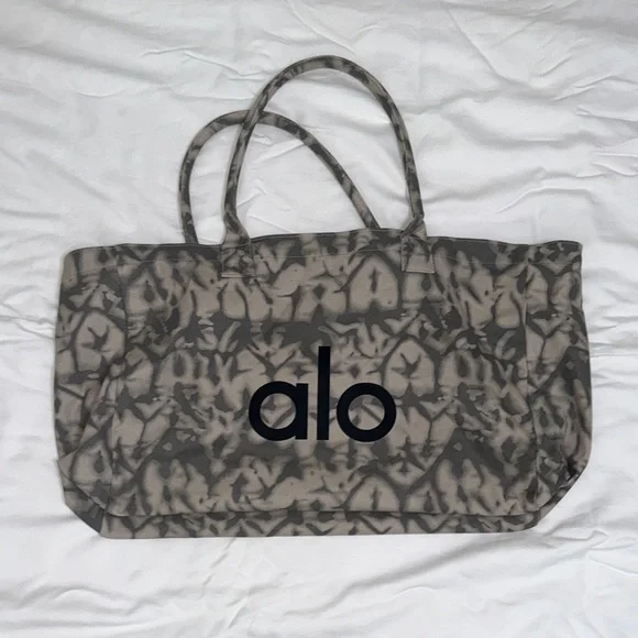 ALO Yoga Gray Tie-Dye Canvas Tote - Picture 1 of 4